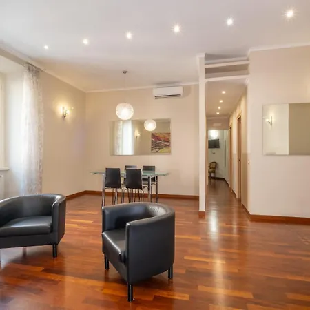 Trevi Fountain Big Apartment Apartment