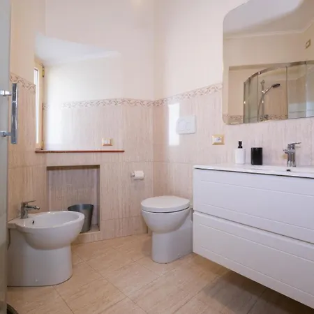 Trevi Fountain Big Apartment *